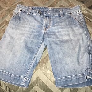 Selling my Mom’s Citizens Of Humanity Jeans!